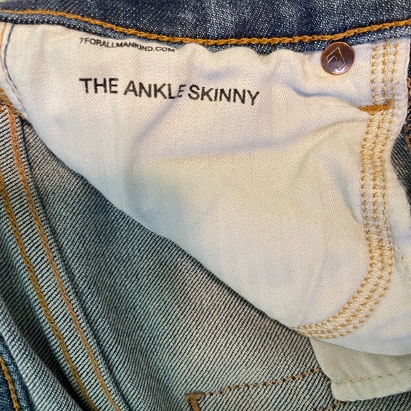 Seven for all Mankind - Picture 2 of 4